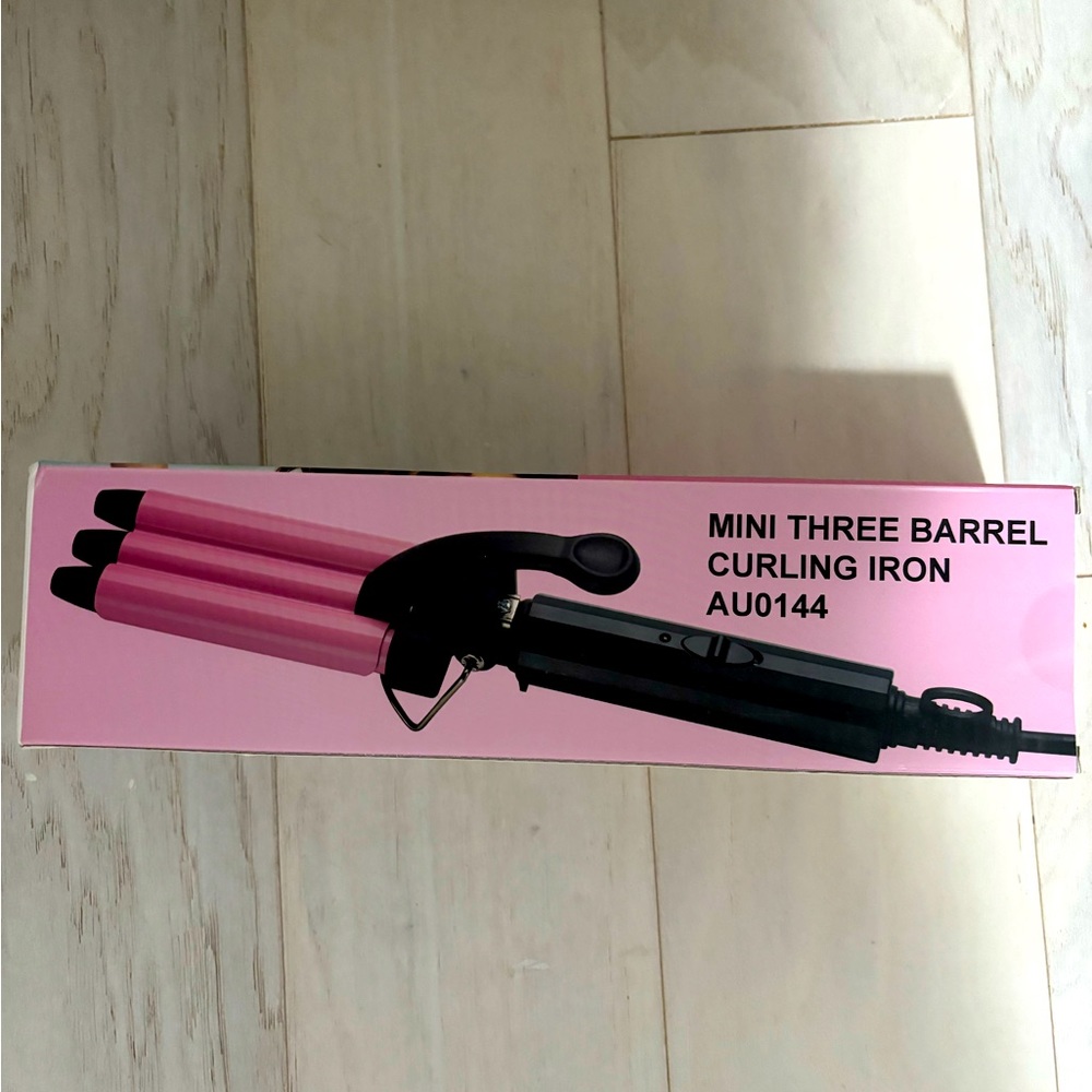 3-barrel curl iron NWT